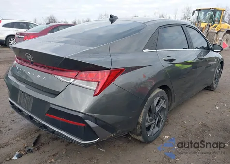 2024 Hyundai Elantra Sel z USA, uszkodzony, nr VIN KMHLS4DG1RU643755